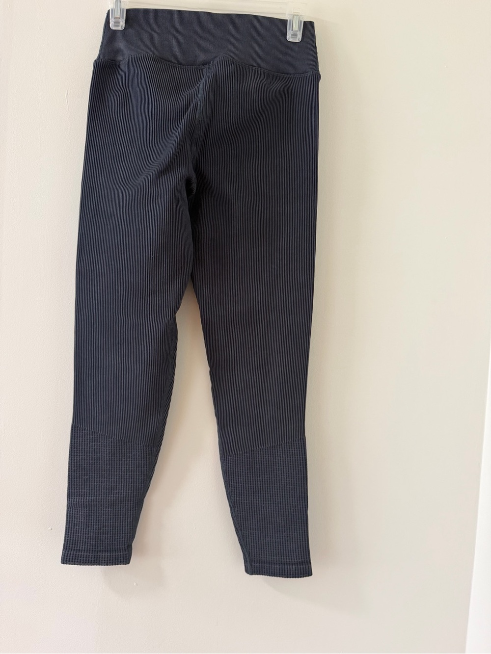 Unbranded Ribbed Leggings Women L Black Excellent Button Cuff Detail - Picture 3 of 4